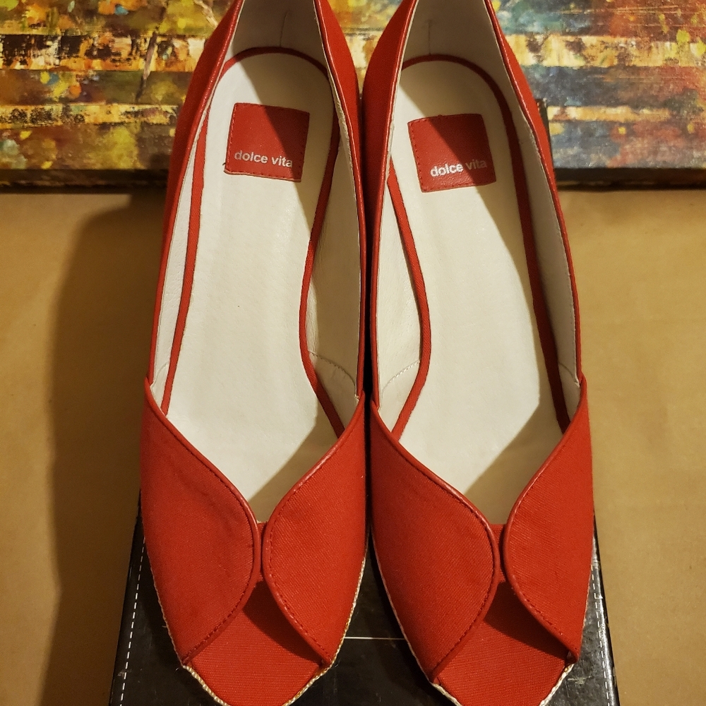 Dolce Vita Shoes - Picture 2 of 5